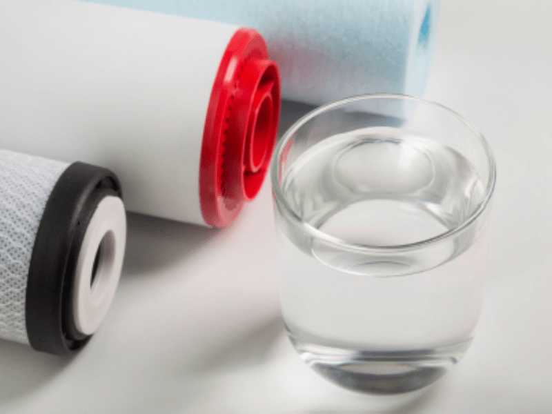 Pro e contro dell’acqua depurata con osmosi inversa